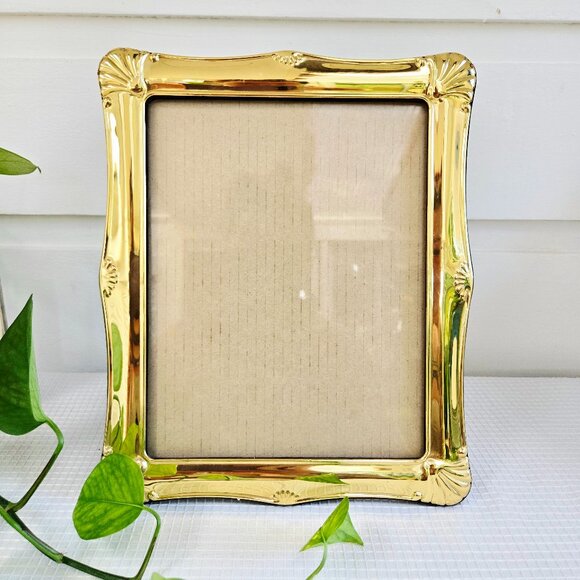 Other - 3/$45💕 Vintage Brass Picture Frame – Wall Hanging or Stand-Up – A4 Size